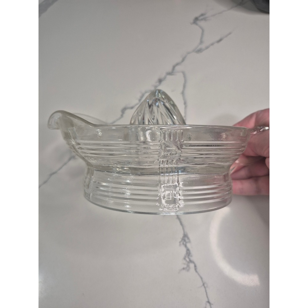 Vintage Clear Glass Citrus Juicer‎ Manual Hand Reamer with Handle and Spout